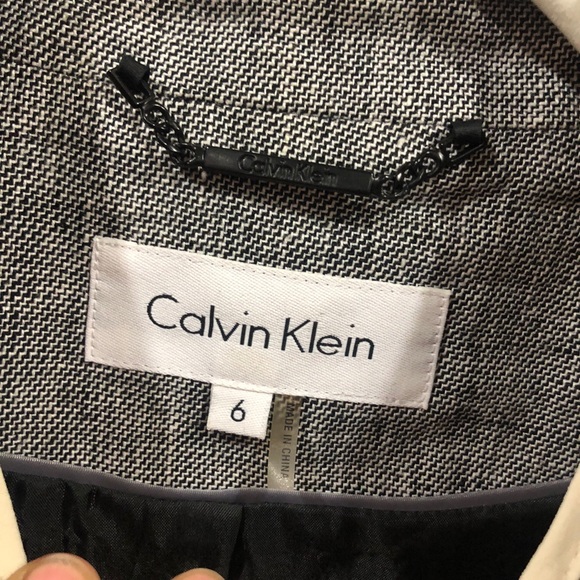Calvin Klein two-piece suit. - Picture 4 of 6
